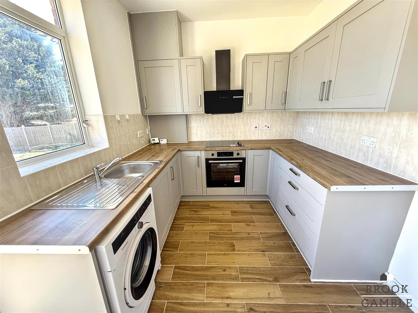 3 Bedroom House. Royal Sussex Crescent in Eastbourne,  5